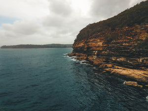 Rocks and teal water in Sydney - Free stock image of Australia